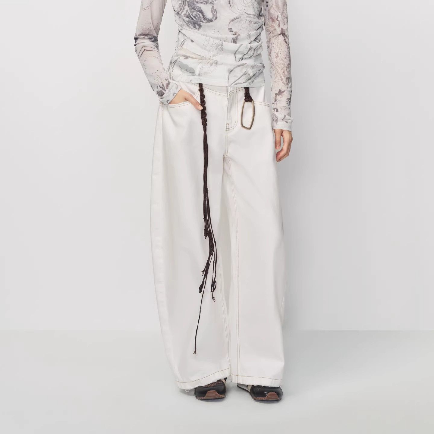 【现货】AVVENN配编织腰带细节高腰白色阔腿牛仔长裤,女装/女士精品,休闲裤,淘宝优惠券,粉丝福利购,淘宝优惠卷