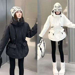 白鸭绒收腰连帽冲锋衣羽绒外套女冬季高级感加厚保暖防风派克棉服