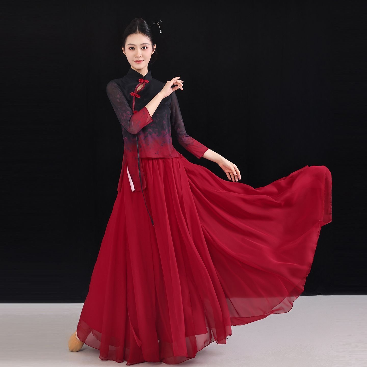 新款古典舞蹈服红色旗袍套装飘逸中国风舞蹈服扇子舞表演服元旦