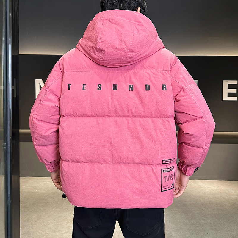 2025冬主推男微宽松中长版贴标连帽羽绒服A230-9076-P238(控338），男装羽绒服，电商A230