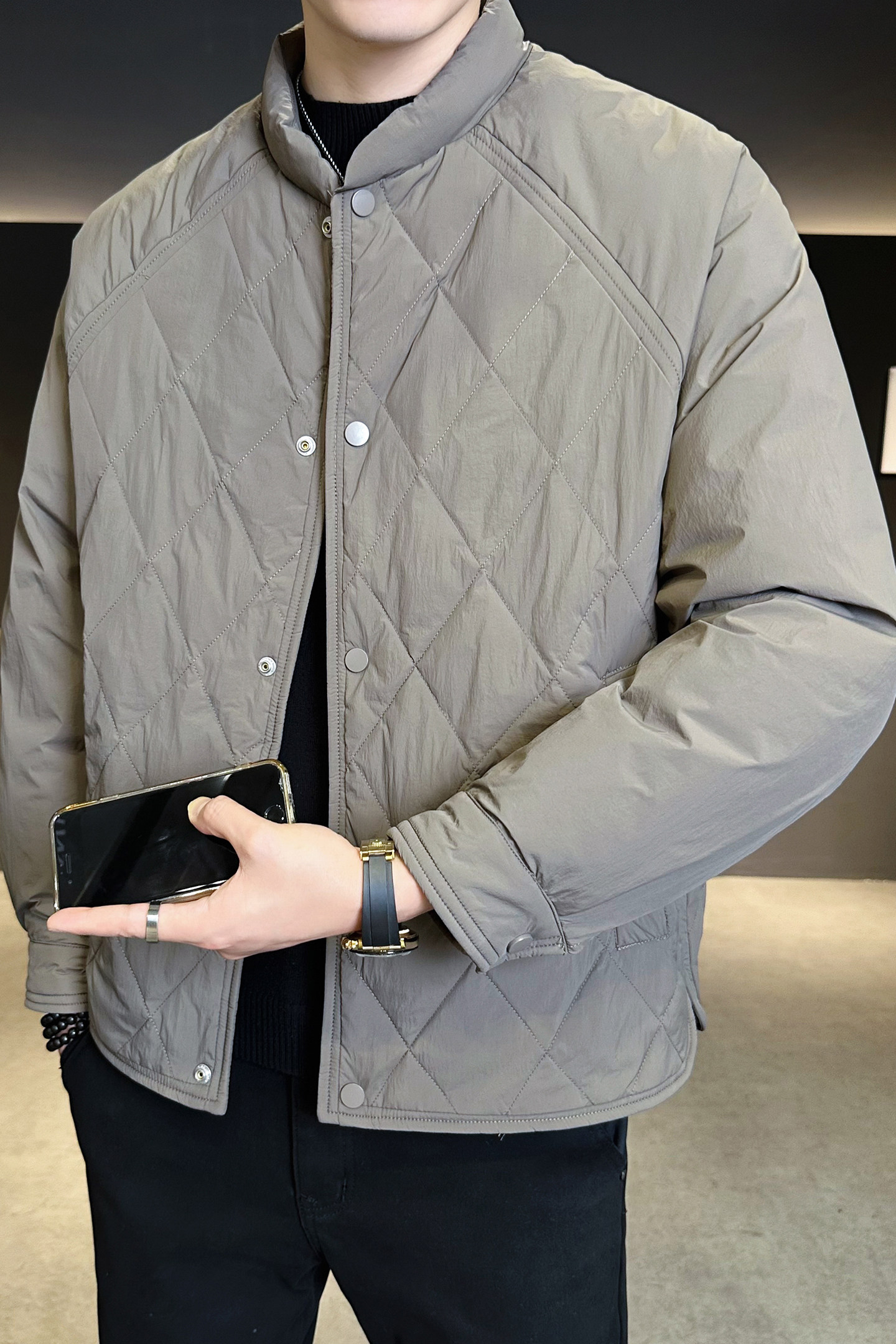2025冬男宽松圆领菱形格标90轻薄羽绒服A230-8605-P218(控299),男装羽绒服,电商A230