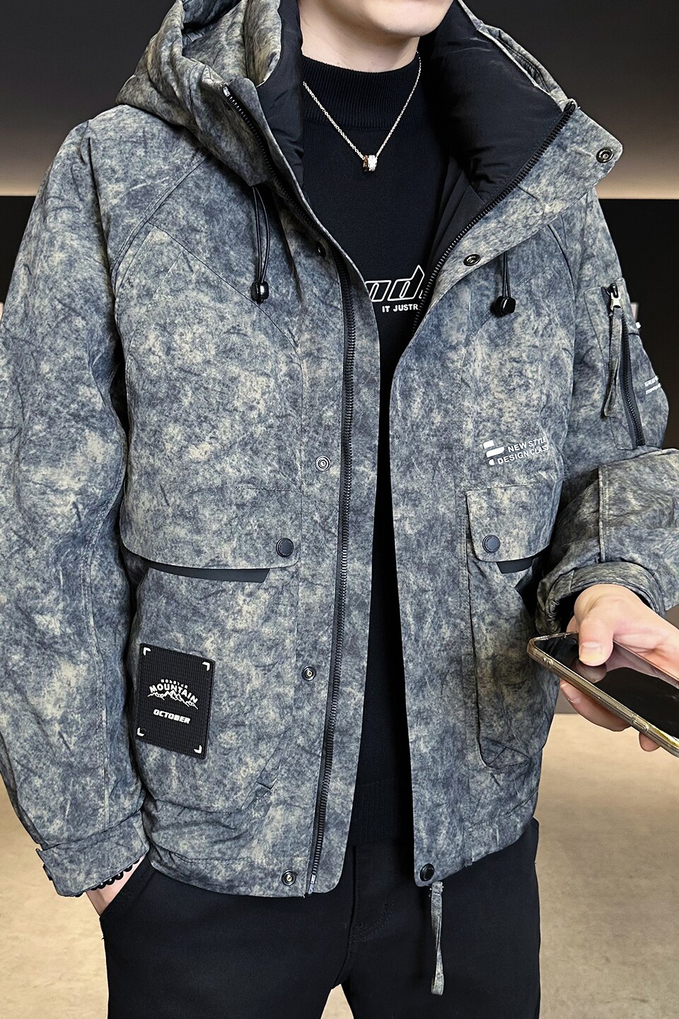 2025年冬男微宽松迷彩连帽标50羽绒服A230-0519-P218（控318）,男装羽绒服,电商A230