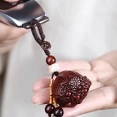 印度小叶紫檀车钥匙扣挂件挂饰天然实木大号莲蓬籽可转动好运连连