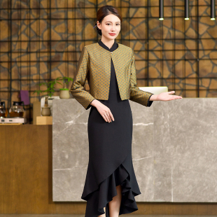 24亿珑秋冬新款前厅经理新中式孔雀纹小外套配鱼尾连衣裙气质舒适