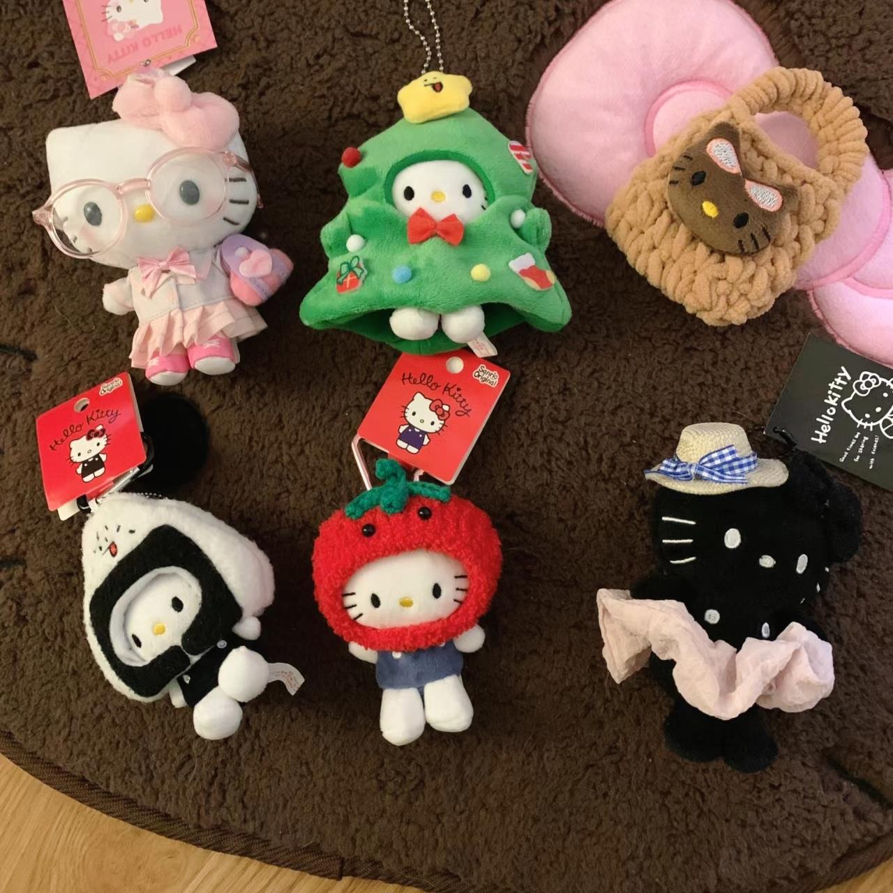 日本代购草莓圣诞树礼物包包挂件hellokitty公仔玩偶书包小挂饰品
