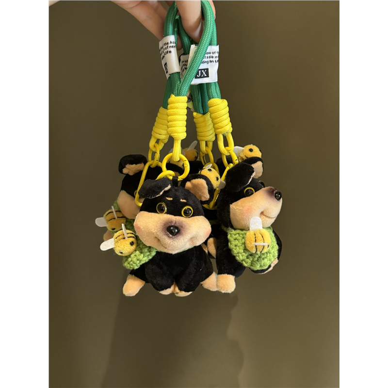 日本代购蜜蜂柴犬毛绒挂件包包挂饰创意礼物卡通小狗公仔钥匙扣潮