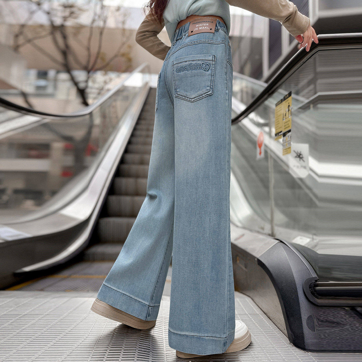 儿童筒裤裤子女童春秋2026新款窄版直刺绣女孩牛仔裤压花外穿春装
