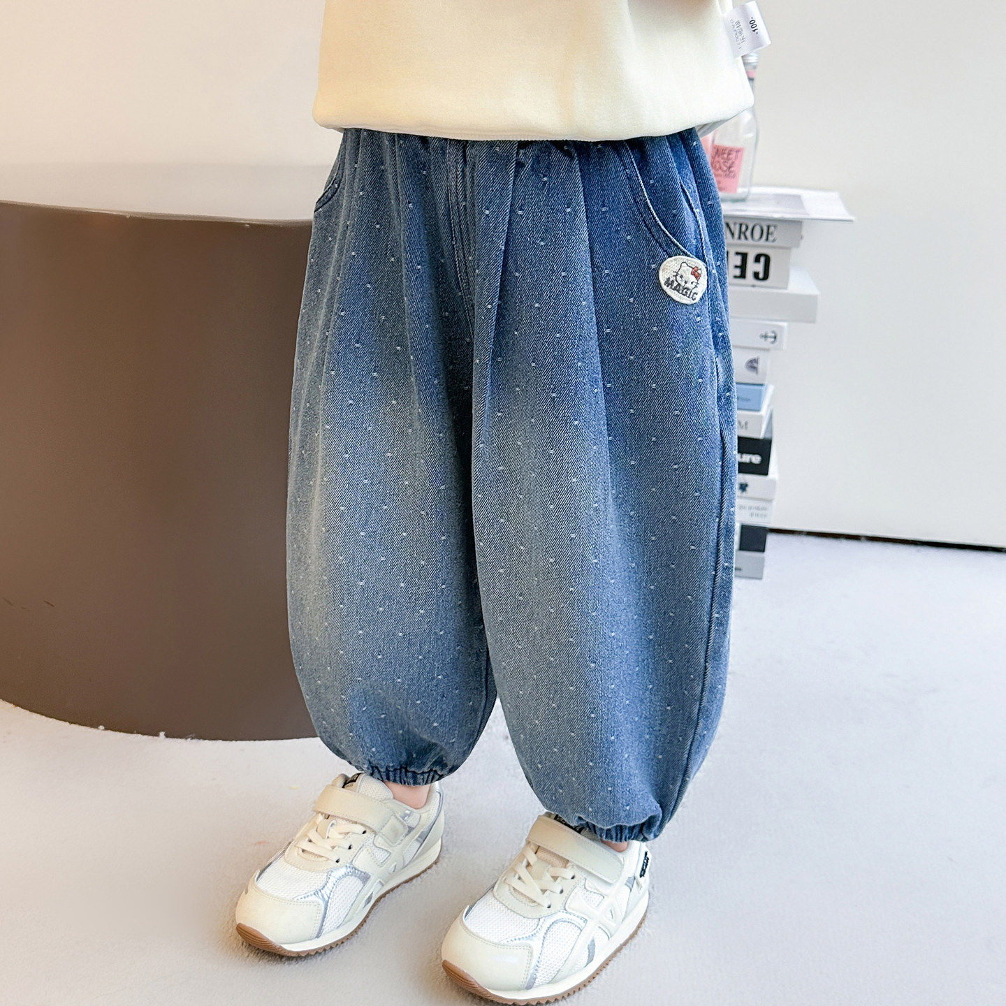 女童圆点牛仔裤春装新款洋气2026儿童时髦宝宝束脚裤女裤子春秋季