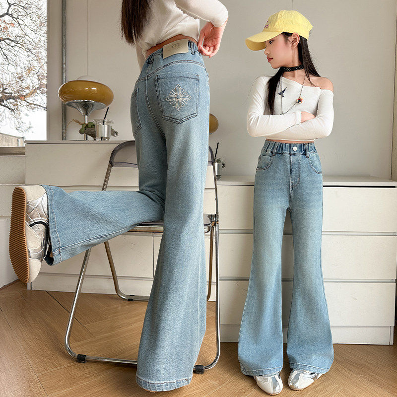 2026中大童牛仔裤修身春秋微喇裤子刺绣显弹力新款瘦长喇叭裤女童