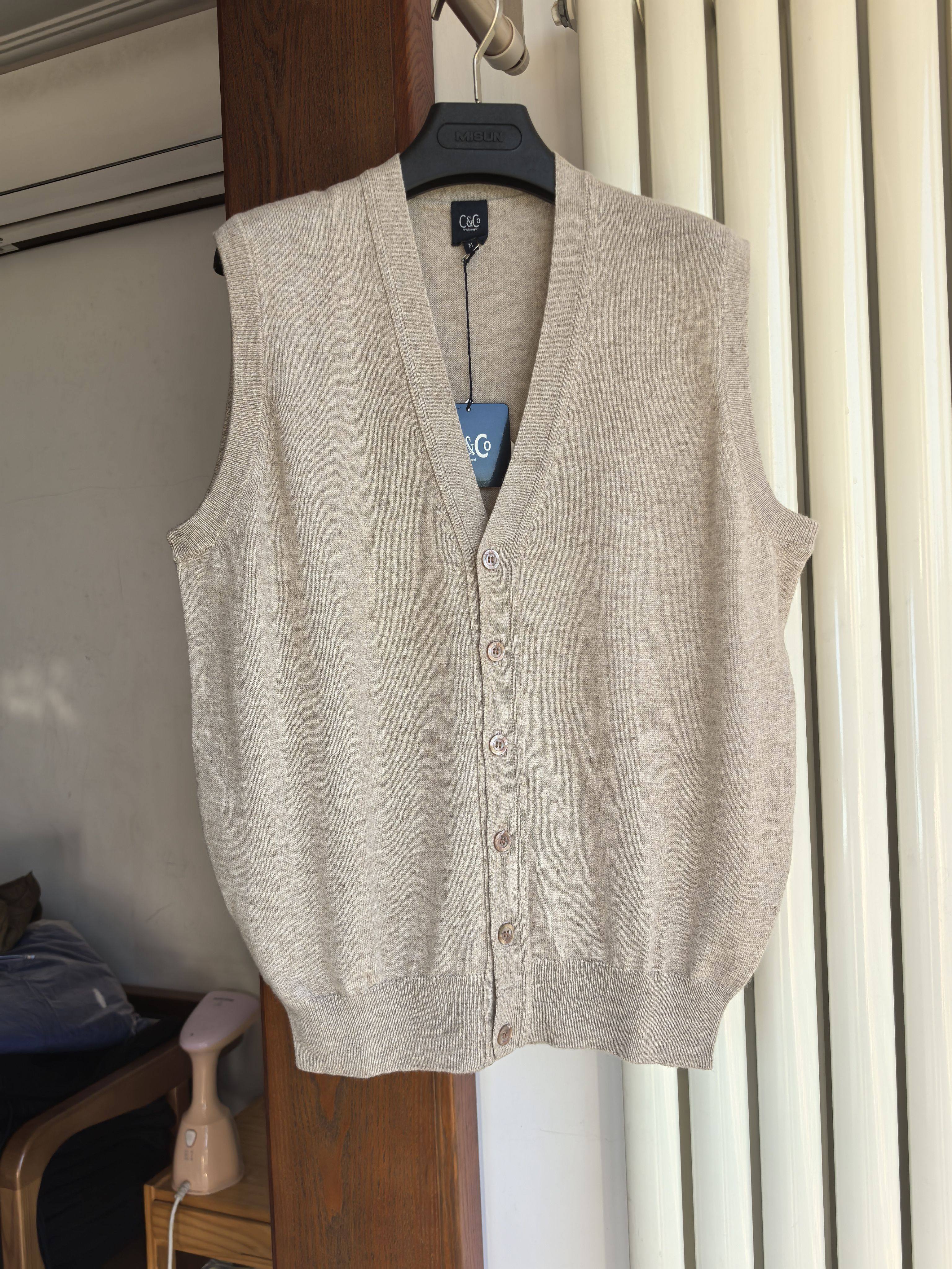 外贸原单羊绒混纺无袖针织马甲背心开衫蝙蝠衫情侣款