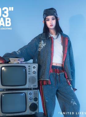 青岛03零叁牛仔拼接做旧贴布水洗做旧印花笑脸假两件外套长裤套装