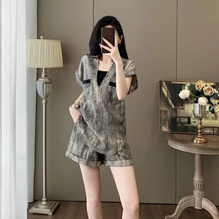 套装 上衣短裤 女2025夏季 遮肉V领假两件短袖 休闲两件套潮 新款 时尚