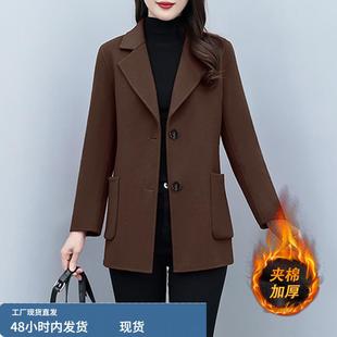毛呢西装外套女士2025新款时尚洋气时髦妈妈冬装夹棉加厚呢子大衣