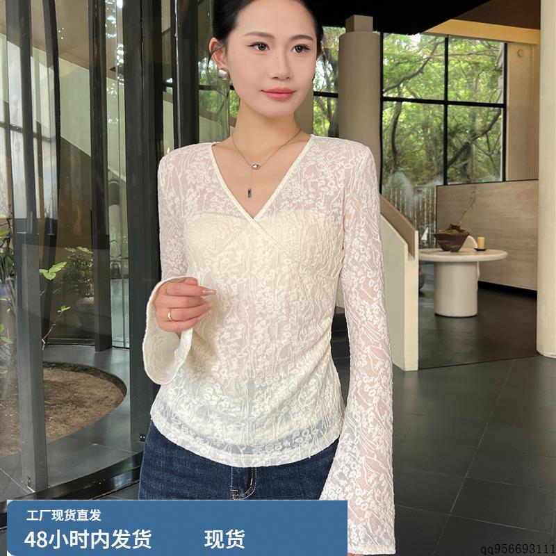 米白色打底衫女蕾丝2025年新款秋季喇叭袖交叉v领内搭长袖t恤上衣