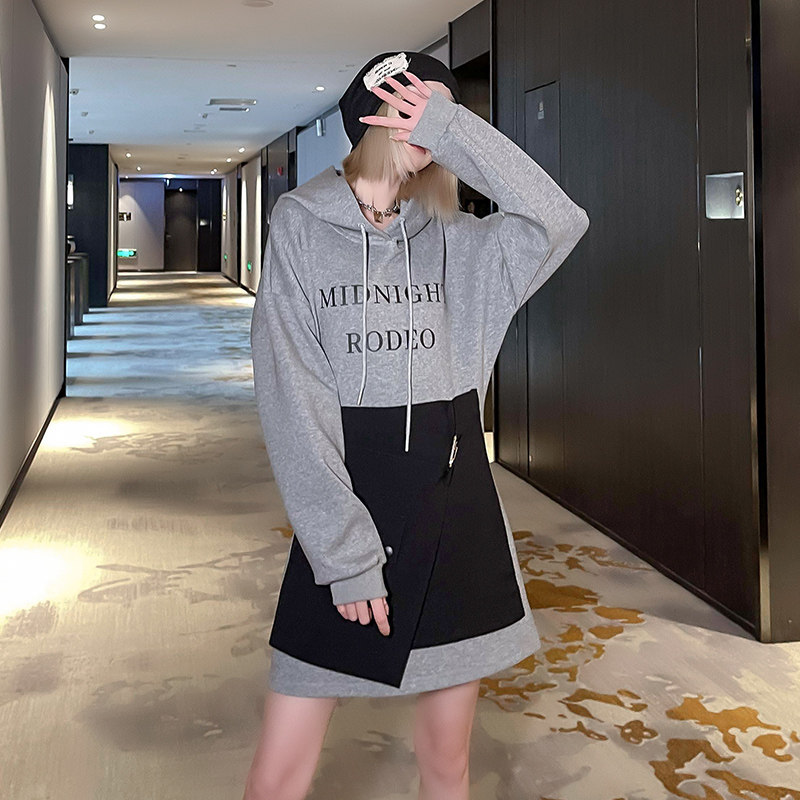 灰色群主连衣裙女欧洲站2024新款春秋时尚年轻中长款连帽卫衣裙子