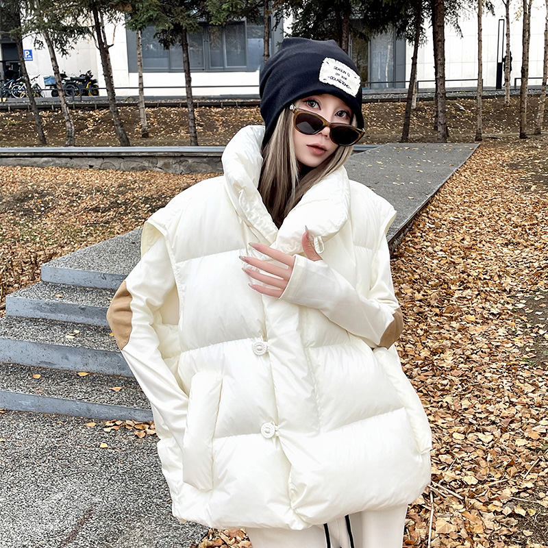 米白色保暖羽绒马甲女时髦洋气外穿2025新款秋冬大码白鸭绒马夹潮
