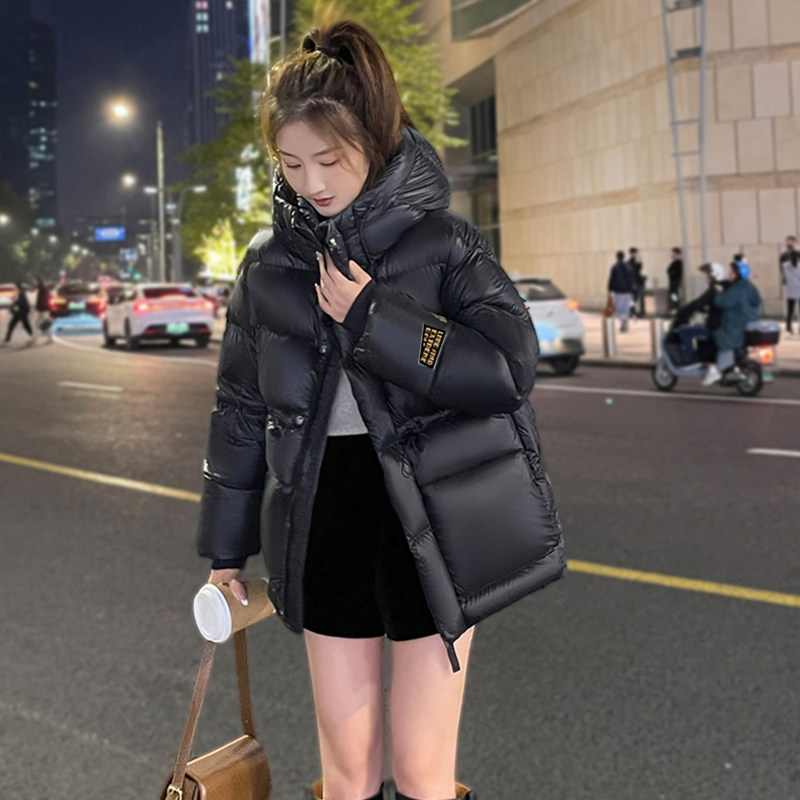 黑金羽绒服女款女冬装短款韩版连羽绒服