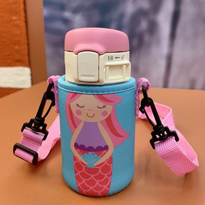 卡通象印240ml保温杯套儿童吸管杯水壶套学生防摔防滑长背带款