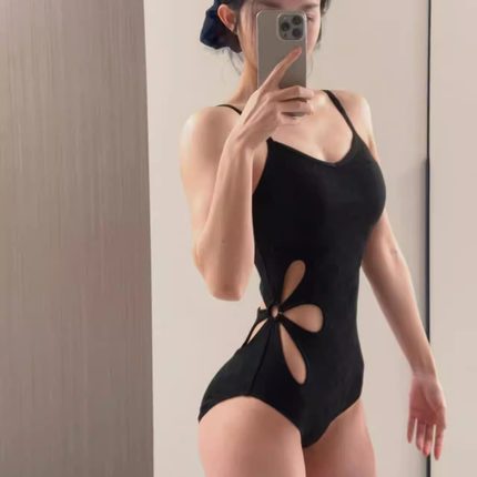 新款性感连体简约风辣妹比基尼遮肉显瘦温泉度假泳衣女游泳馆竞速