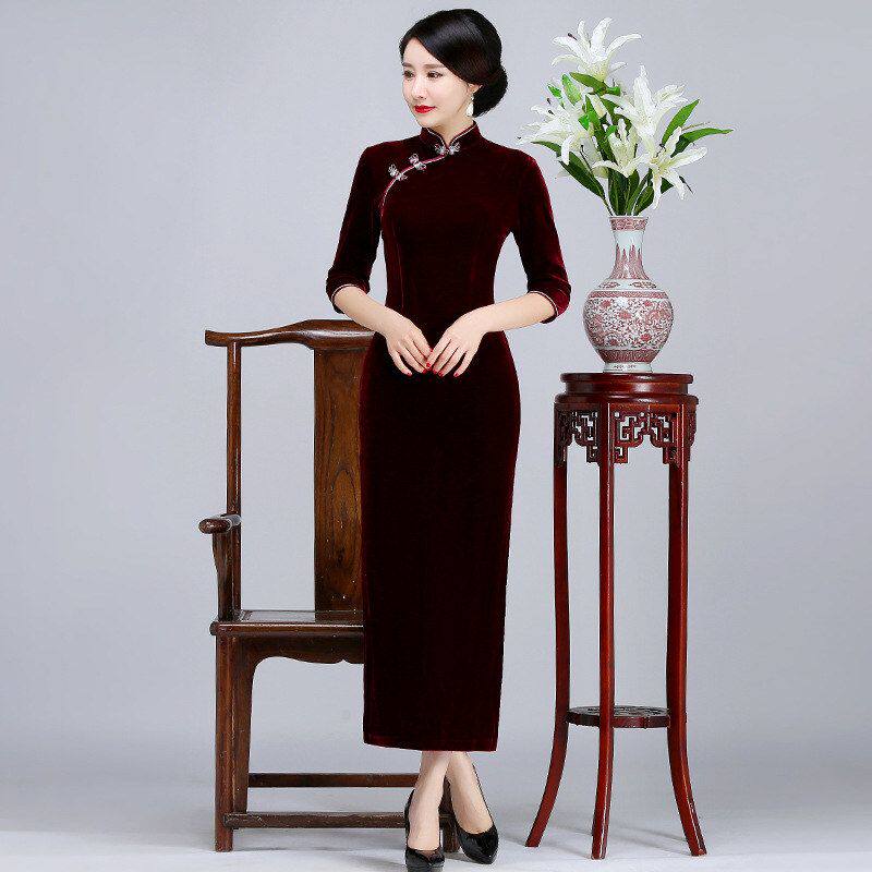 妈妈走秀新结婚旗袍春季复古高贵丝绒女连衣裙中老年婚宴婆婆2025