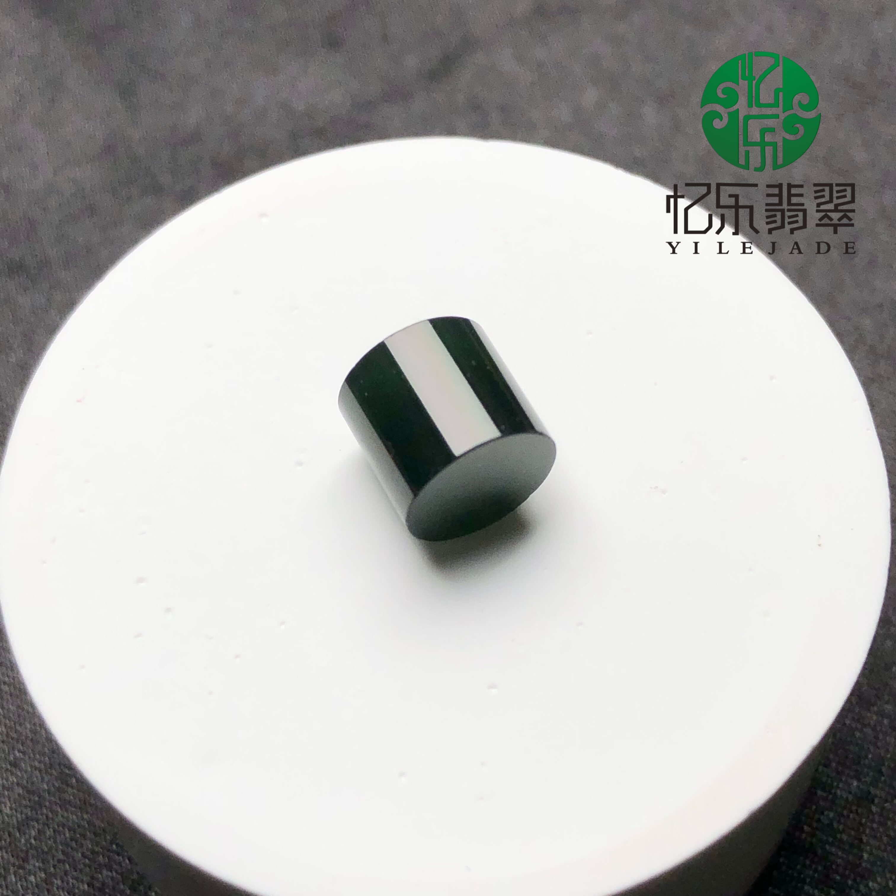 缅甸天然翡翠墨翠A货戒面裸石冰种圆柱裸石戒面可代镶嵌