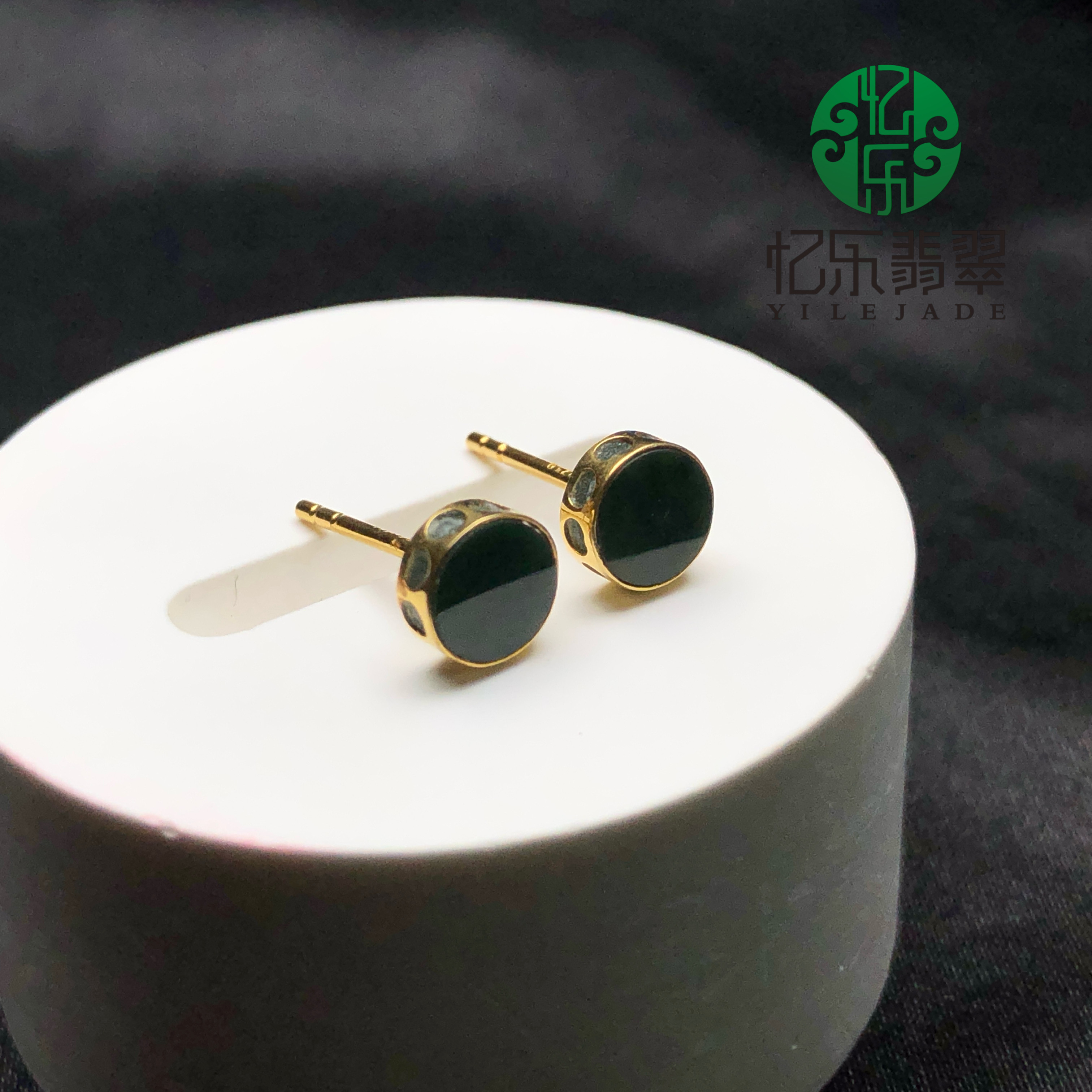 缅甸天然A货翡翠墨翠圆牌耳钉高品质墨翠圆形耳钉18k黄金镶嵌
