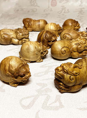 天然金丝楠木纯手工雕刻貔貅