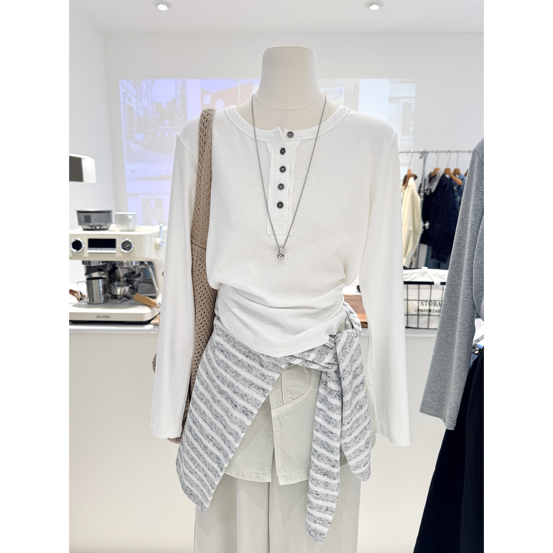 春秋新款韩式设计感亨利领长袖T恤女白色纽扣修身显瘦小众上衣