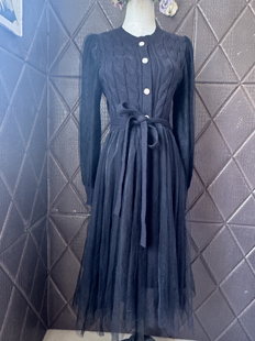 胸围80～110 长110 腰围70～90 均码 网纱拼接针织连衣裙