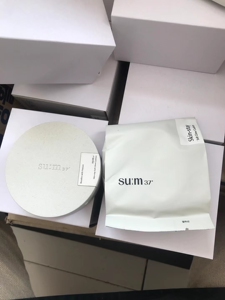 sum37呼吸 苏秘37呼吸 美白光彩气垫 带一个替换芯 是spf50