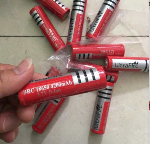 18650锂电池4200毫安3.7V强光手电 充电锂电池 可充电池 1节价格