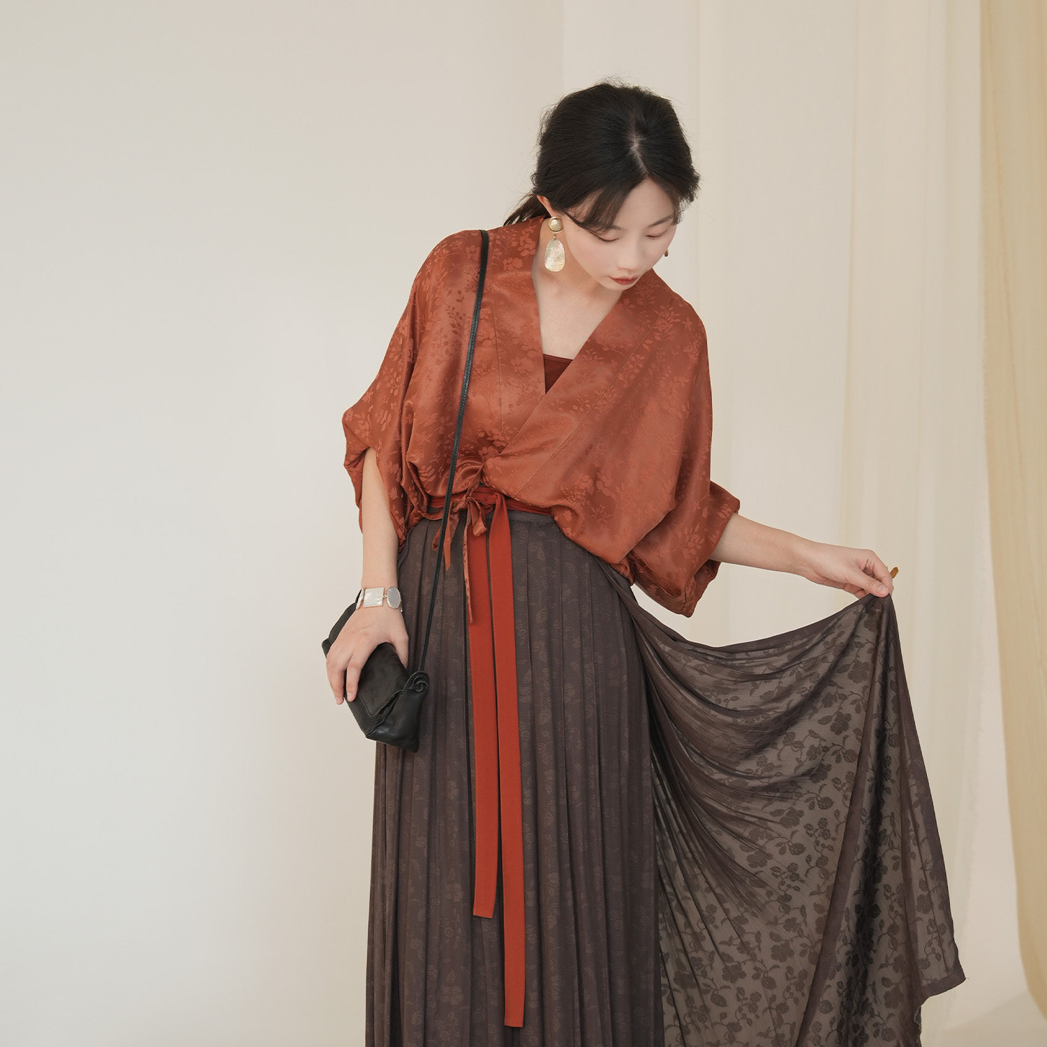 谜阿凰汉服上衣国风宋制真丝日常图片