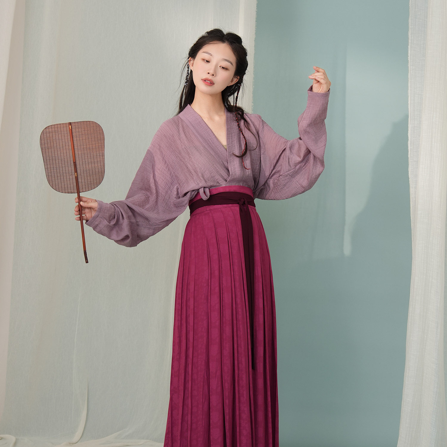 谜阿凰萝兰飞机袖宋制天丝汉服女图片