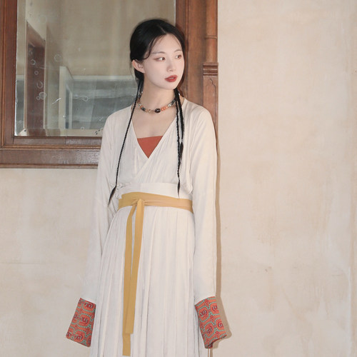 谜阿凰白色仿花罗汉服半身裙女