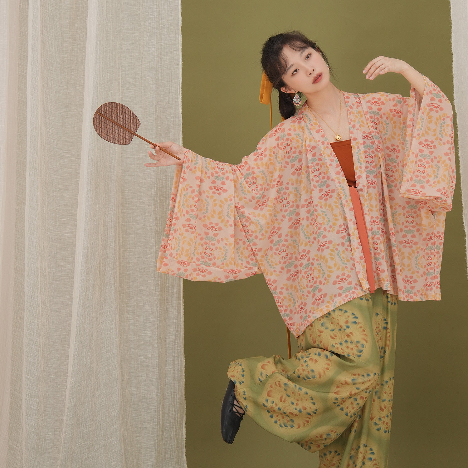 谜阿凰青蔓灯笼裤唐制天丝汉服女图片