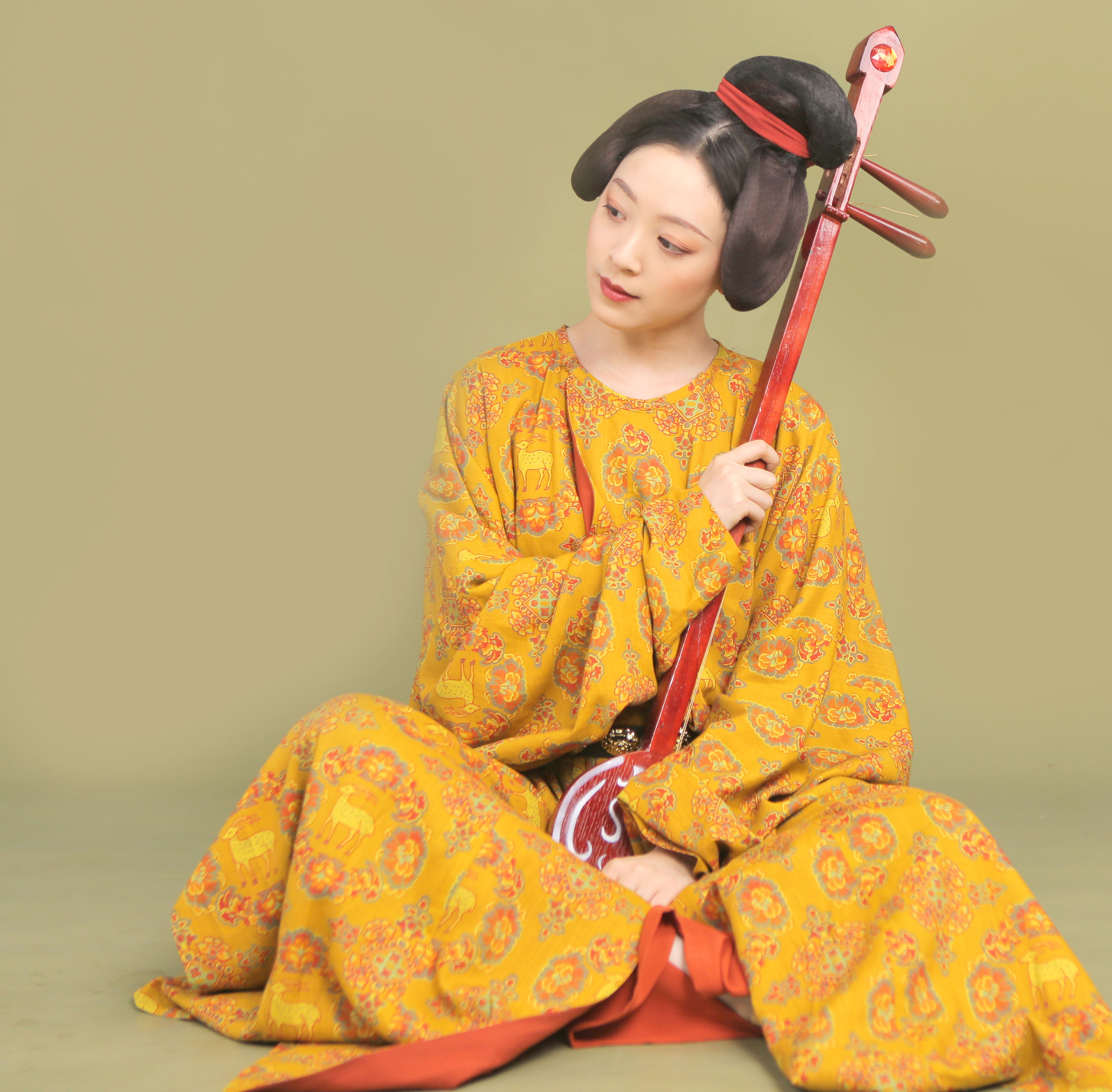 谜阿凰姜黄鹿鸣唐制圆领袍正仓院大歌袍腰带汉服改良秋季女装国风