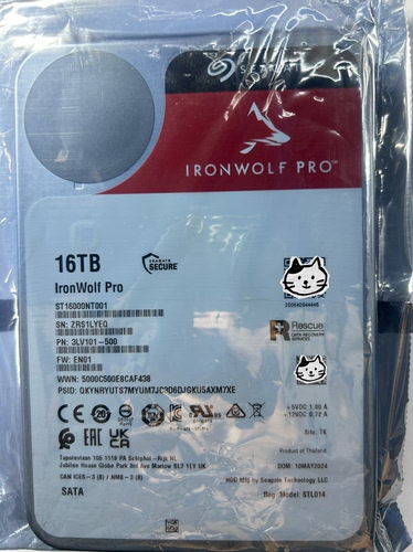 希捷酷狼16TPR014T18TNAS