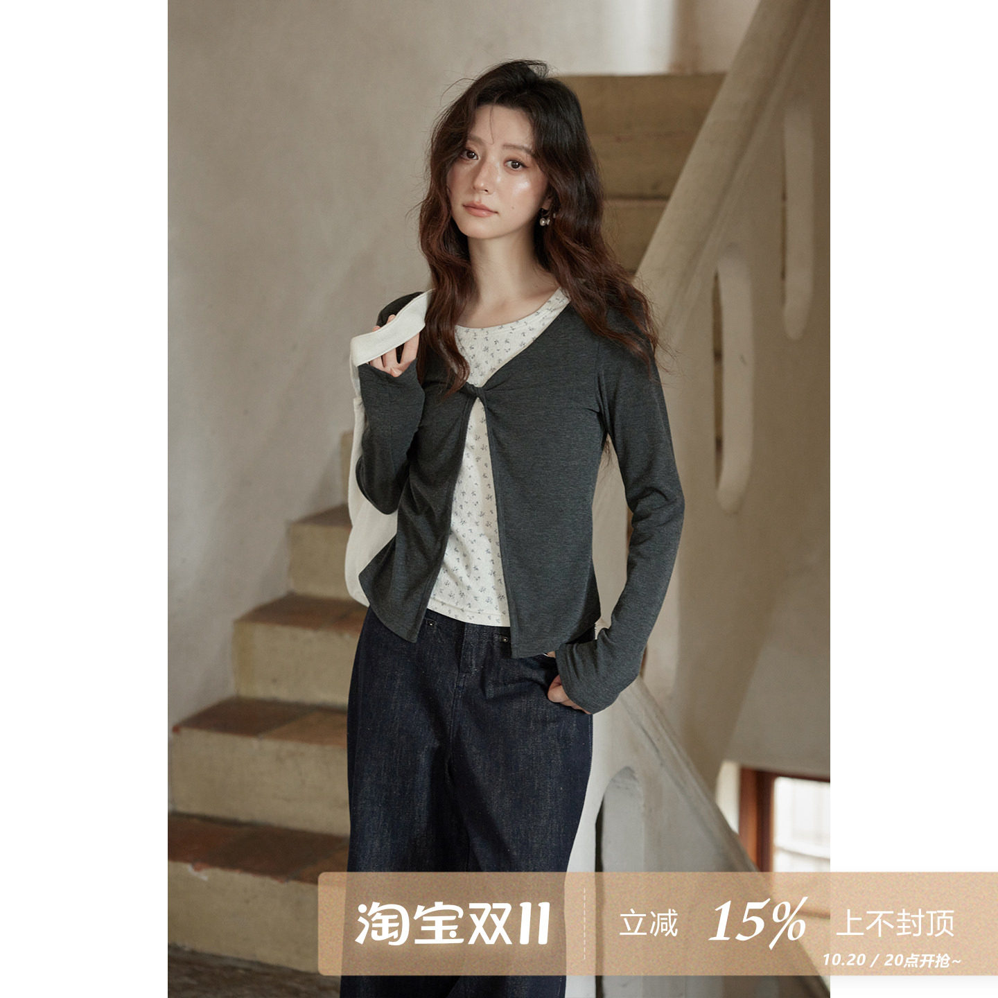 夕蒙2026新款秋季韩系假两件上衣设计感深灰色扭结碎花长袖t恤女