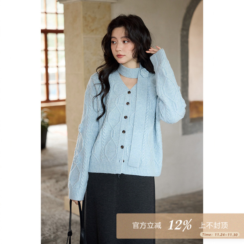 夕蒙2025新款冬季独特超好看上衣宽松慵懒小众高级感蓝色毛衣开衫