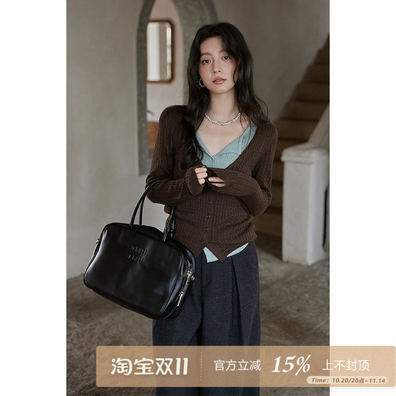 夕蒙2025秋修身显瘦上衣小众时尚流行洋气高级假两件短款针织衫秋