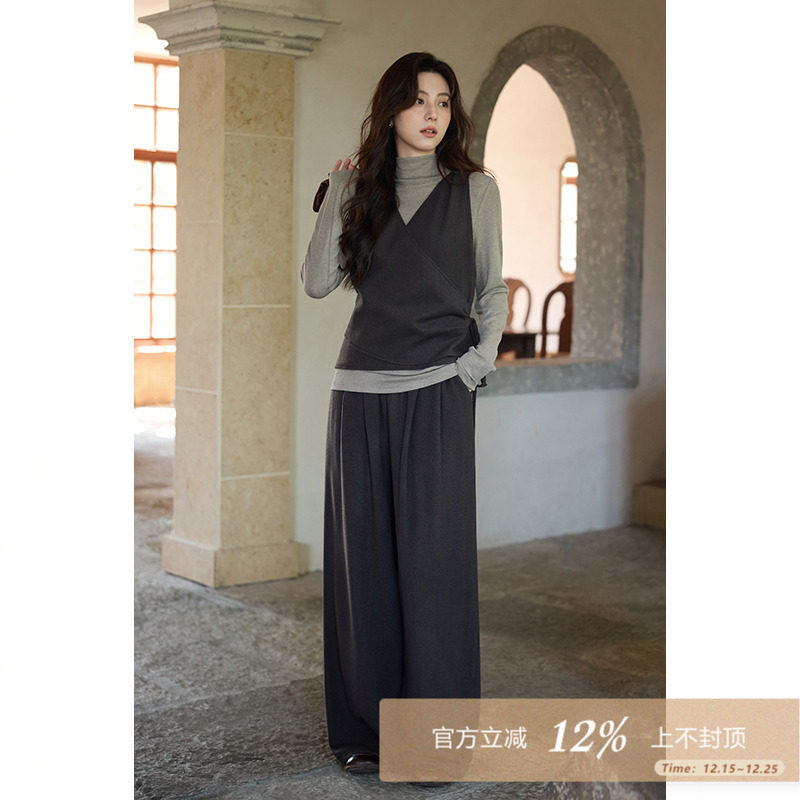 夕蒙2025新款秋韩系气质小众设计感独特小个子内搭t恤裤子三件套