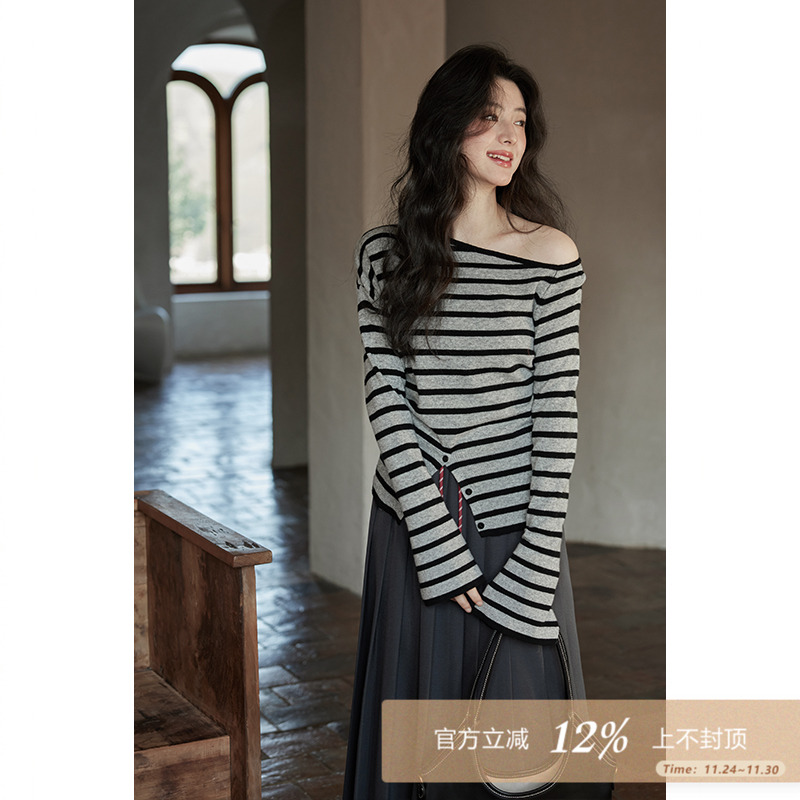 夕蒙2025春秋季韩系高级小众上衣时尚洋气小个子露肩条纹针织衫女
