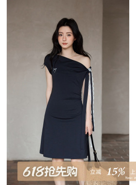 夕蒙2026新款春夏韩系特别好看裙子辣妹藏蓝色绑带收腰斜肩连衣裙