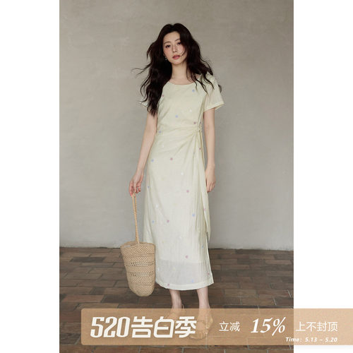 夕蒙2026新款夏季韩系气质设计感裙子收腰显瘦长裙绣花绑带连衣裙