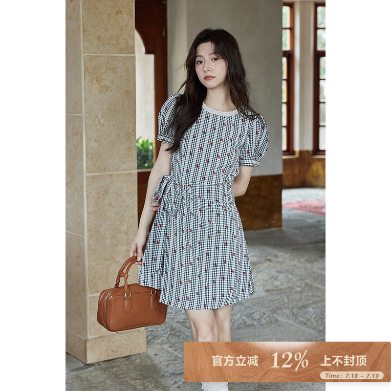 夕蒙2025新款夏韩系气质小个子设计感小众别致黑色格纹短袖连衣裙