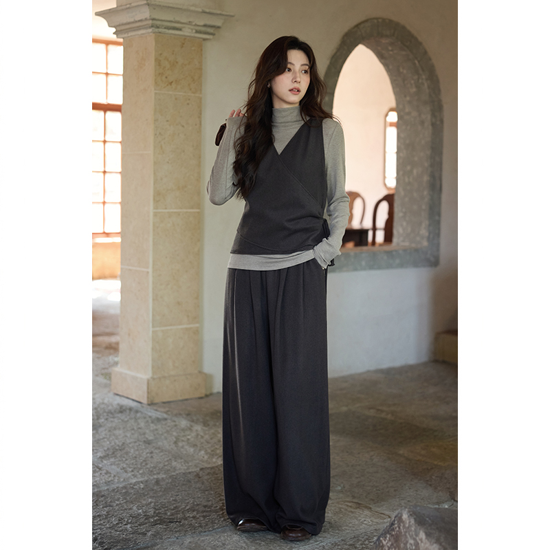 夕蒙2025新款秋韩系气质小众设计感独特小个子内搭t恤裤子三件套