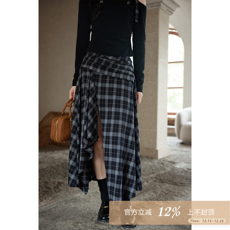 夕蒙2025新款秋韩系气质裙子小个子小众设计感不规则黑格半身裙女