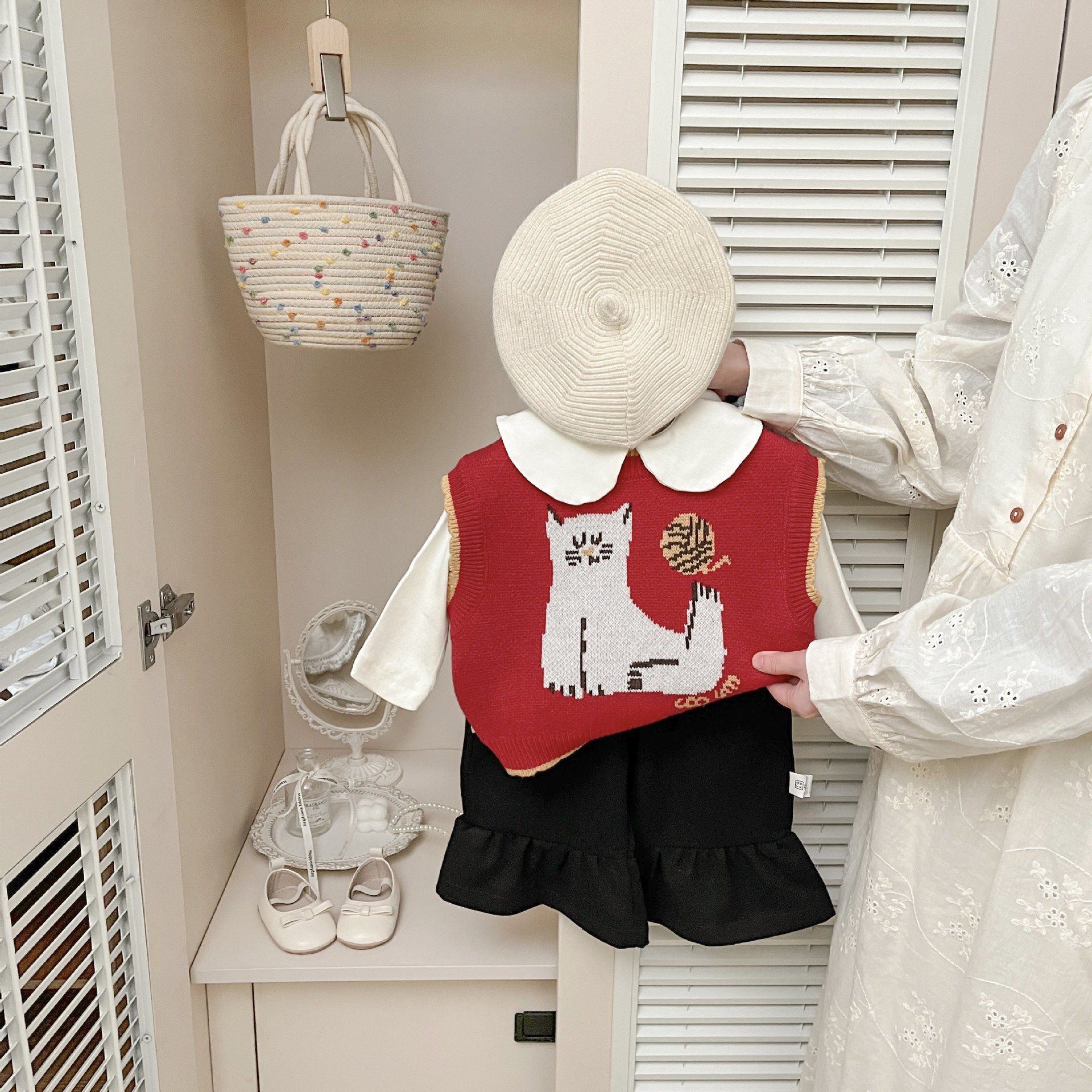 2026早春女童红色可爱针织背心春秋季洋气小女孩卡通提花外穿马甲