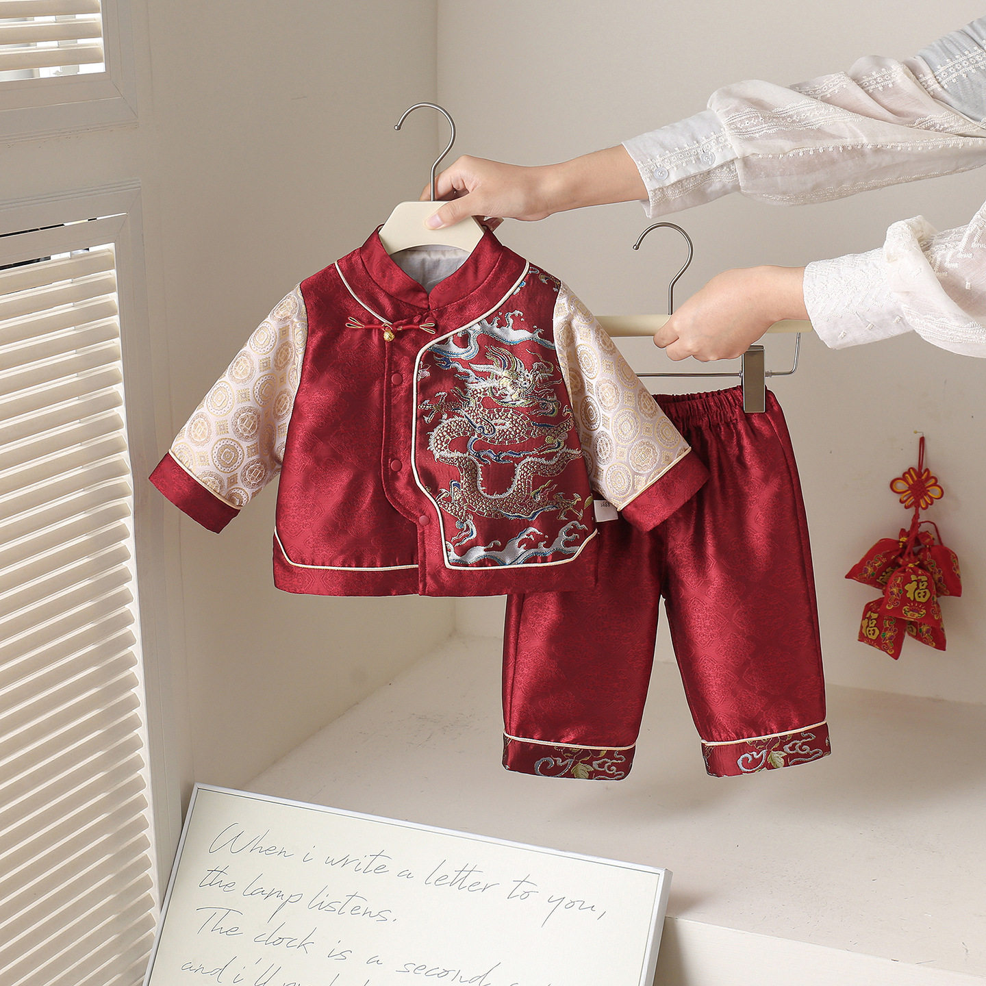 男宝宝周岁唐装礼服儿童生日喜庆抓周套装婴儿衣服红色喜庆拜年服