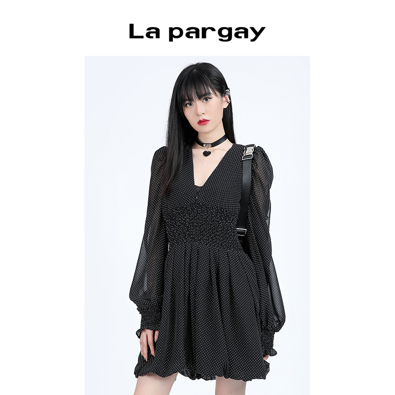 个性甜美时尚薄款V领波点连衣裙